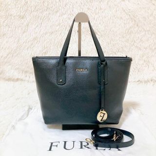 FURLA 本革製 レザー ハンドバッグ 両サイドスタッツスナップボタン付き