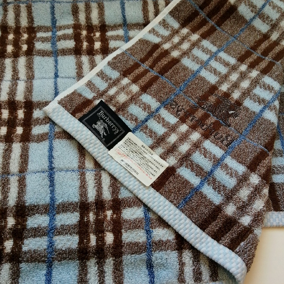 BURBERRY(バーバリー)の♪【新品未使用】Burberry  バーバリー ロンドン バスタオル♪ インテリア/住まい/日用品の日用品/生活雑貨/旅行(タオル/バス用品)の商品写真