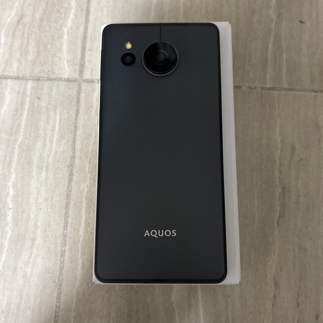 AQUOS(アクオス)のSHARP AQUOS sense7 plus A208SH ブラック スマホ/家電/カメラのスマートフォン/携帯電話(スマートフォン本体)の商品写真