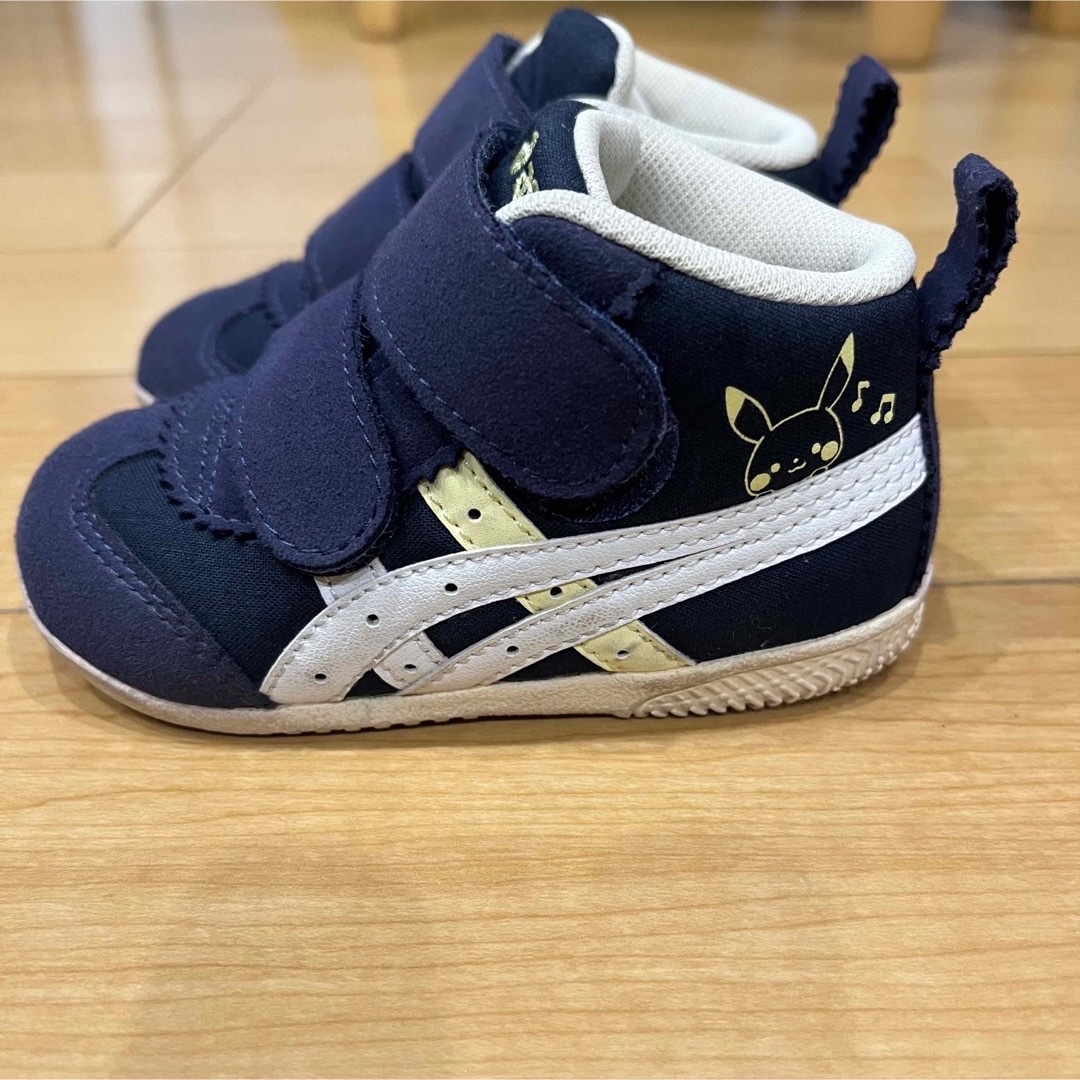 asics(アシックス)のモンポケ アシックス ファーストシューズ キッズ/ベビー/マタニティのベビー靴/シューズ(~14cm)(スニーカー)の商品写真