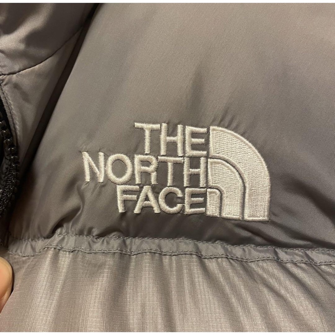 THE NORTH FACE(ザノースフェイス)のTHE NORTH FACE  ヌプシ ダウン 700 センターロゴ メンズのジャケット/アウター(ダウンジャケット)の商品写真
