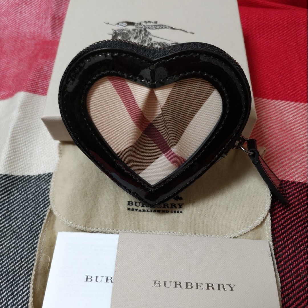 BURBERRY(バーバリー)の未使用☆　BURBERRY　コインケース レディースのファッション小物(コインケース)の商品写真