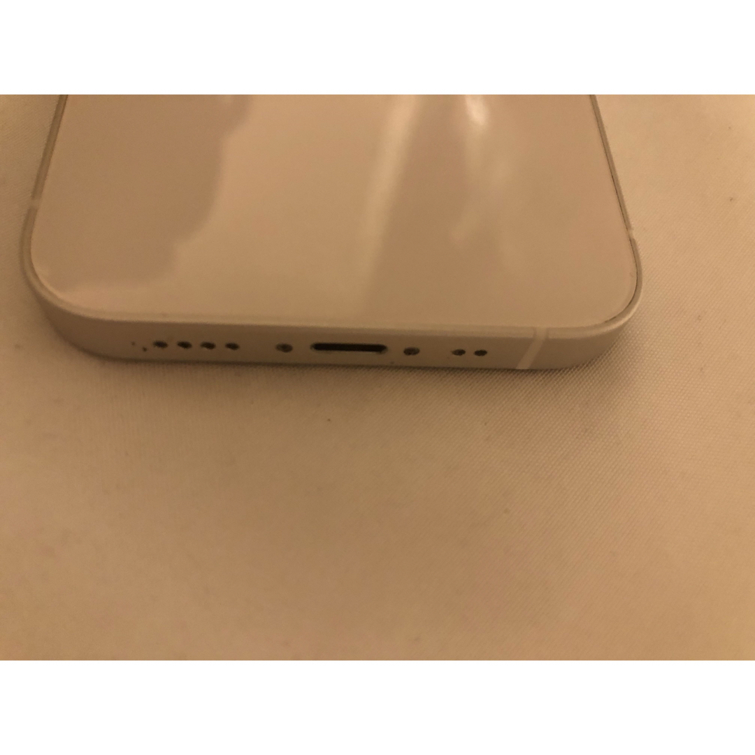 iPhone(アイフォーン)の【値下げしました】iPhone12 mini ホワイト 64 GB SIMフリー スマホ/家電/カメラのスマートフォン/携帯電話(スマートフォン本体)の商品写真