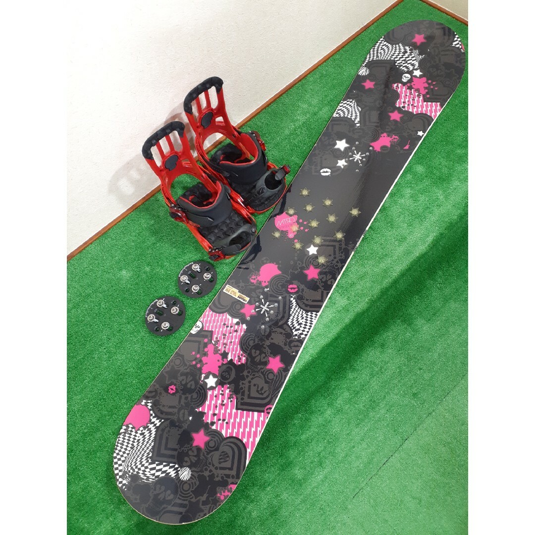 SALOMON(サロモン)のレディースモデル ボード NITRO × ビンディング SALOMON スポーツ/アウトドアのスノーボード(ボード)の商品写真