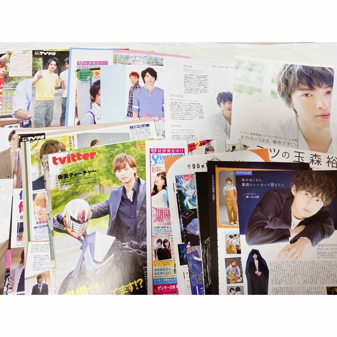 Kis-My-Ft2 切り抜き 266枚＋ピンナップ8枚+グッズの通販 by