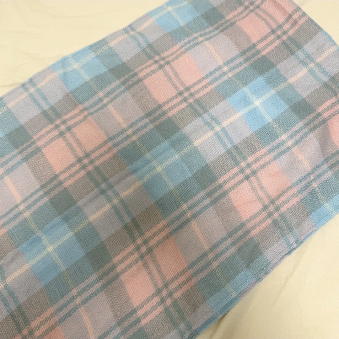 【美品】チェック　マフラー　ピンク　グレー　水色 レディースのファッション小物(マフラー/ショール)の商品写真