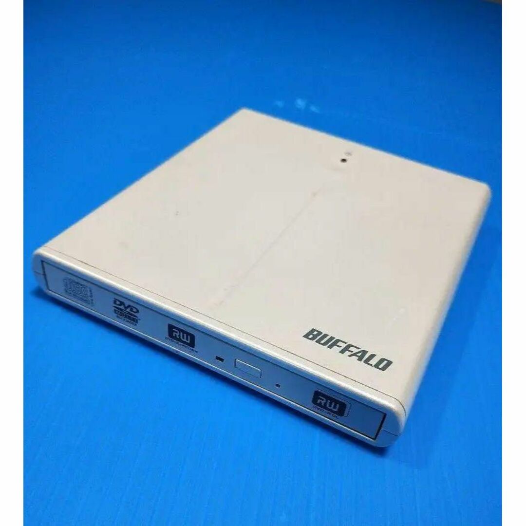 Buffalo(バッファロー)の♦BUFFALO　外付けDVDドライブ　DVSM-P58U2/B-WH スマホ/家電/カメラのPC/タブレット(PC周辺機器)の商品写真