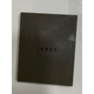 スリー(THREE)のTHREE シマリング　グローデュオ01  1度使用美品！(パウダーアイブロウ)