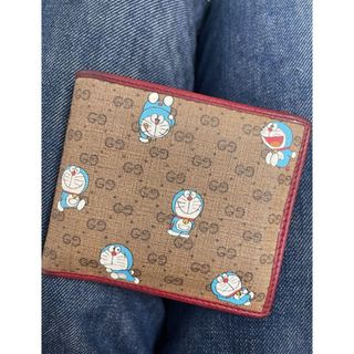 グッチ(Gucci)のGUCCI グッチ　ドラえもん　マイクロシマ　二つ折り財布　限定品(折り財布)