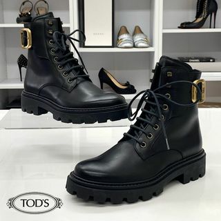 トッズ(TOD'S)の6201 トッズ レザー ベルト レースアップ ショートブーツ ブラック(ブーツ)