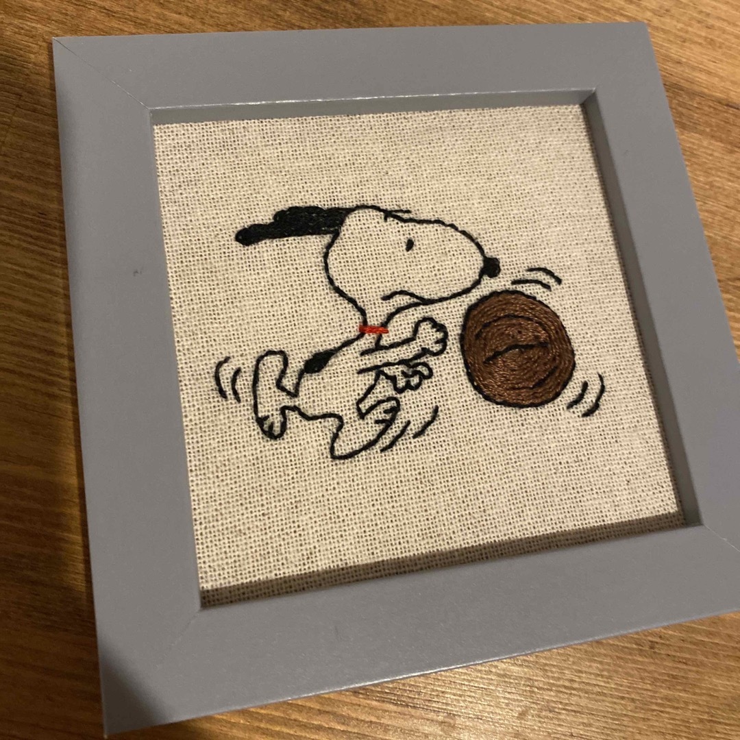 SNOOPY(スヌーピー)のスヌーピー　バスケ　刺繍フレーム　ハンドメイド ハンドメイドのインテリア/家具(インテリア雑貨)の商品写真