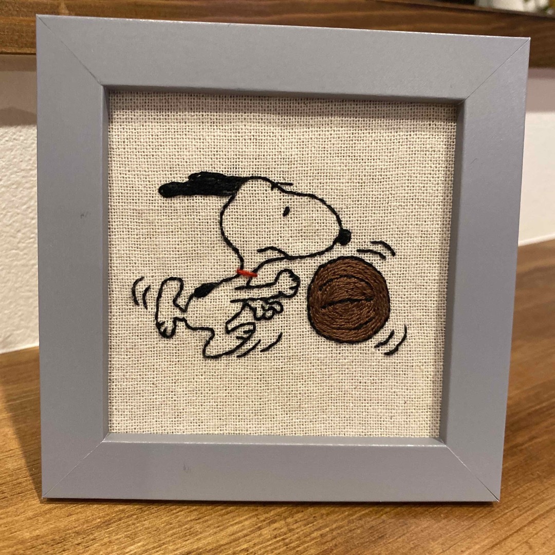 SNOOPY(スヌーピー)のスヌーピー　バスケ　刺繍フレーム　ハンドメイド ハンドメイドのインテリア/家具(インテリア雑貨)の商品写真