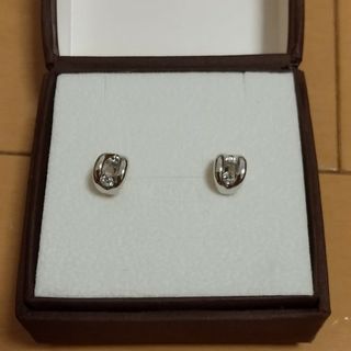 ピアス(ピアス)