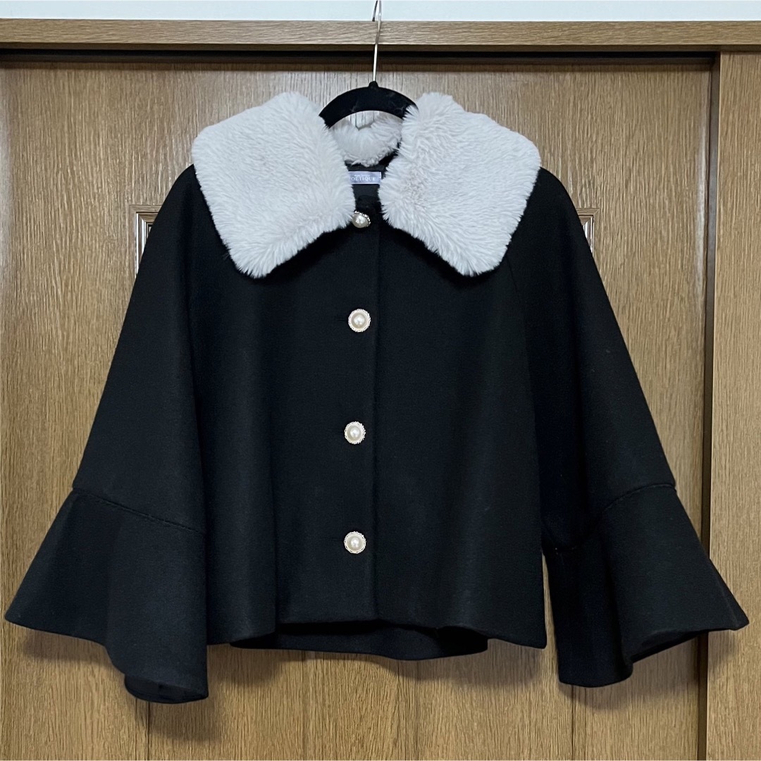 axes femme(アクシーズファム)のベルスリーブショートコート POETIQUE レディースのジャケット/アウター(毛皮/ファーコート)の商品写真