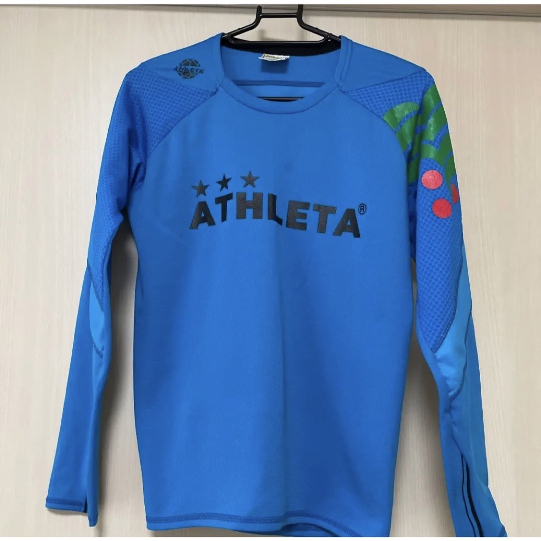 ATHLETA(アスレタ)のアスレタ　長袖プラシャツ　青色　150cm スポーツ/アウトドアのサッカー/フットサル(ウェア)の商品写真