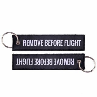 『REMOVE BEFORE FLIGHT』(刺繍タイプ/黒)キーチェーン(その他)