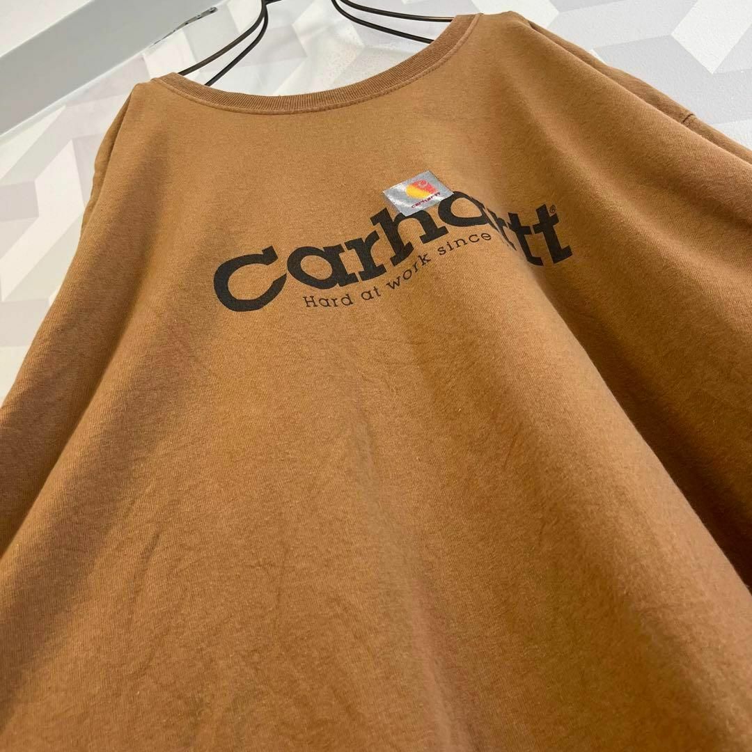 carhartt(カーハート)の【カーハート】旧ロゴ XL ビッグプリント Tシャツ 茶ブラウンCarhartt メンズのトップス(Tシャツ/カットソー(半袖/袖なし))の商品写真