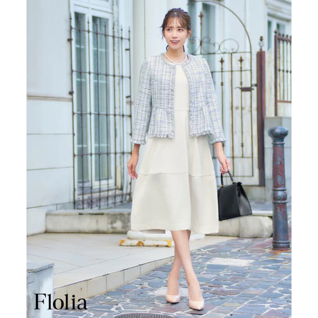 Flolia(フロリア)の美品　ツイードフリンジノーカラージャケット＆ミディアム丈コクーンフレアワンピース レディースのフォーマル/ドレス(スーツ)の商品写真