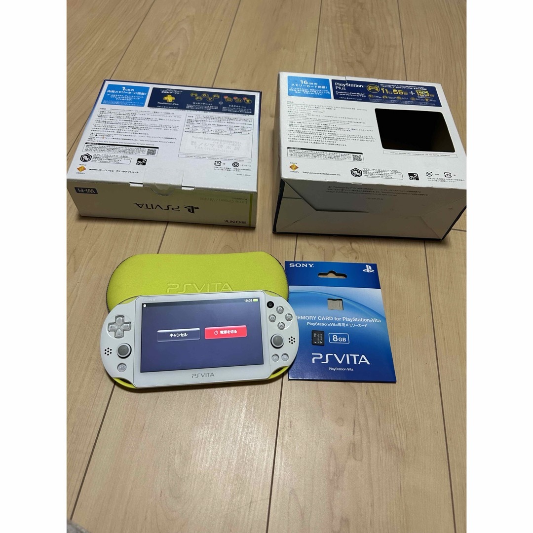 SONY PlayStationVITA 本体  PCH-2000 ZA13