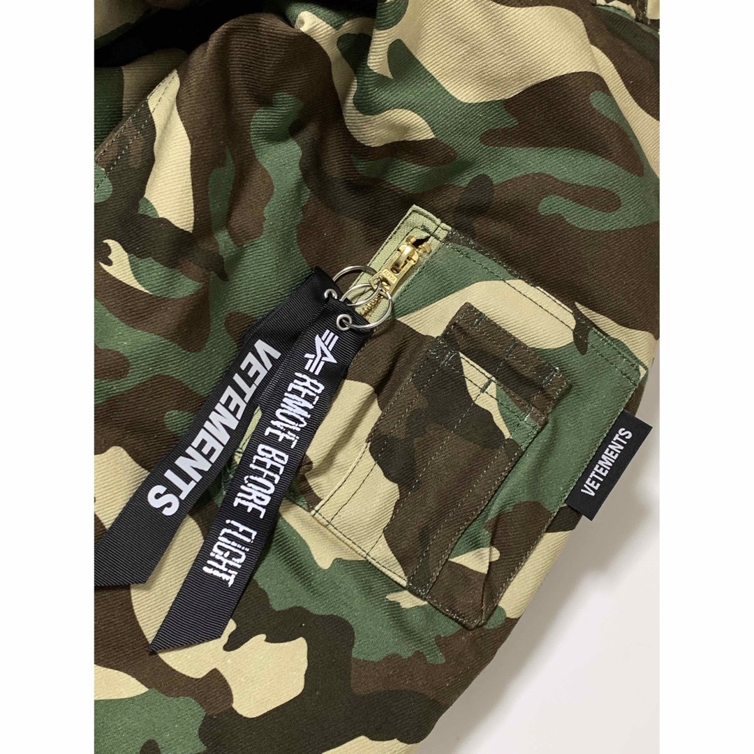 VETEMENTS(ヴェトモン)の新品《 VETEMENTS 》Hooded Bomber Jacket S メンズのジャケット/アウター(フライトジャケット)の商品写真