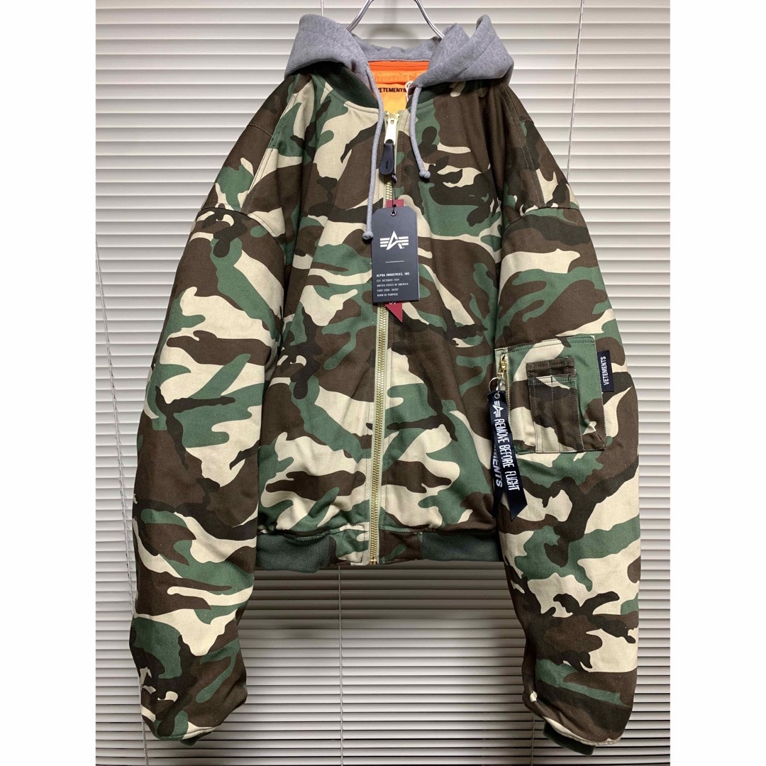 フライトジャケット新品《 VETEMENTS 》Hooded Bomber Jacket S