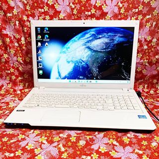 さなPC美品\u0026格安✨初めてのPCに✨現品限り大特価‼️人気定番ホワイトNECノートパソコン