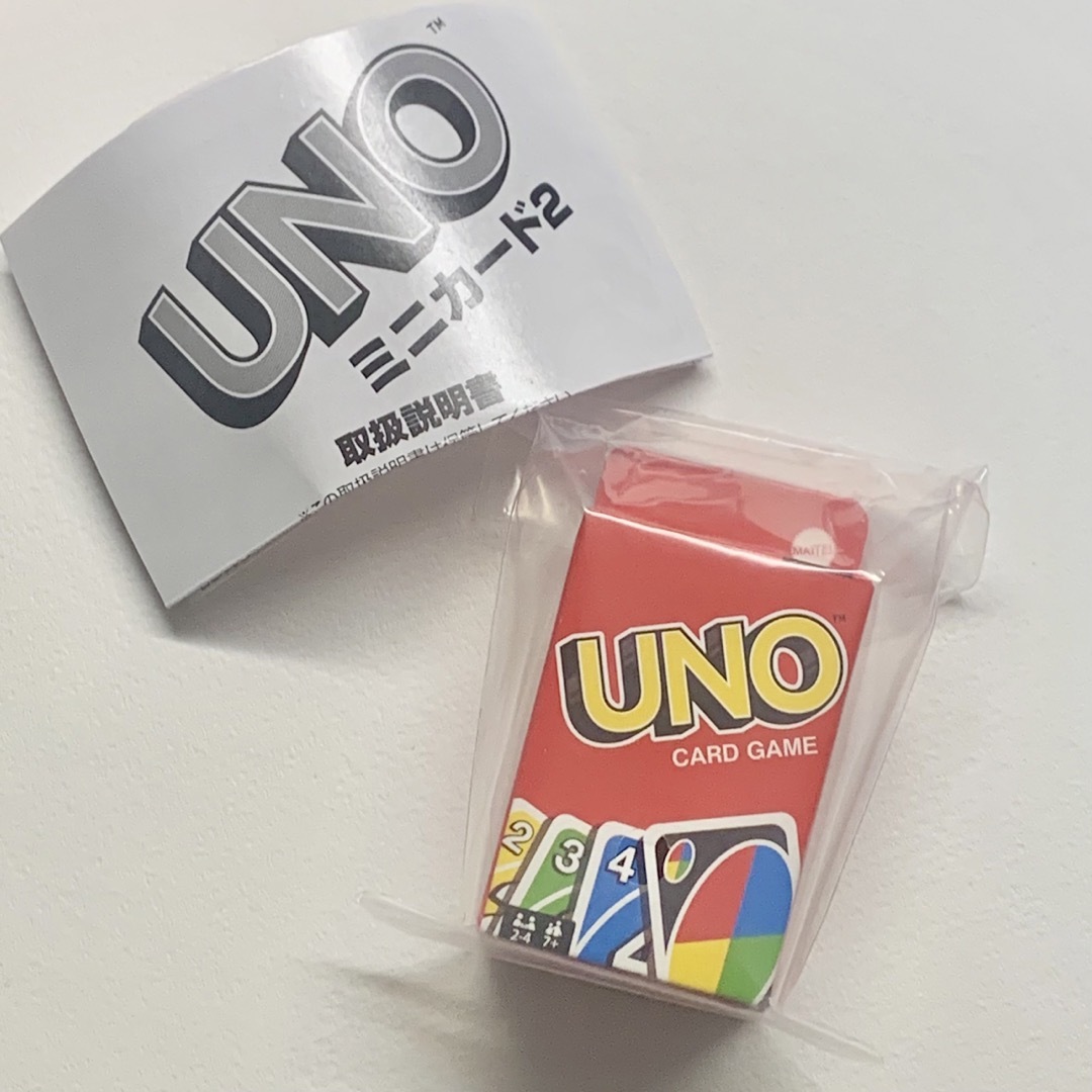 UNO(ウーノ)のUNO ミニカード2 ノーマル ver. ガチャガチャ 赤 カードゲーム エンタメ/ホビーのテーブルゲーム/ホビー(トランプ/UNO)の商品写真