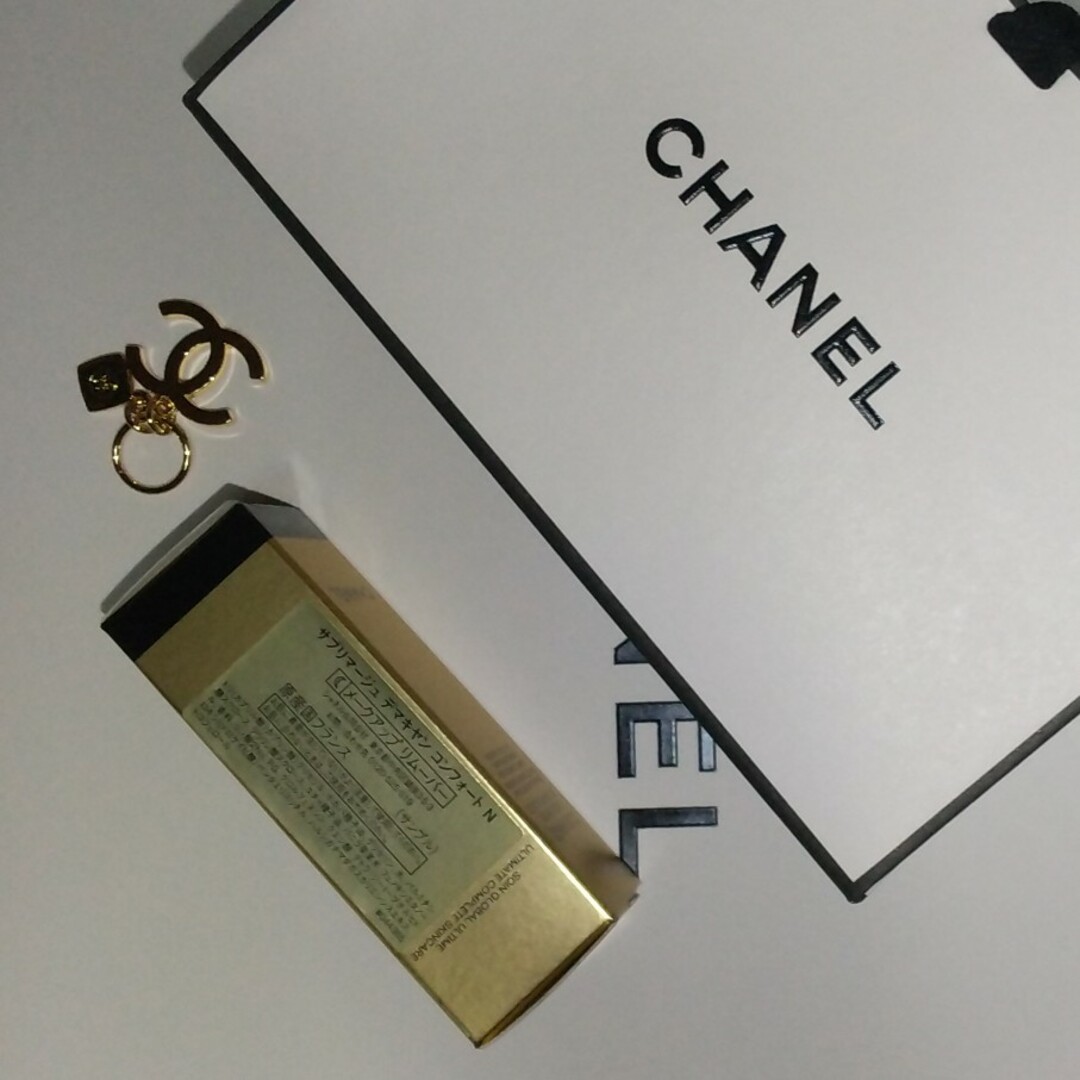 CHANEL(シャネル)のCHANEL 限定チャーム 紙袋(小) コスメ/美容のスキンケア/基礎化粧品(洗顔料)の商品写真