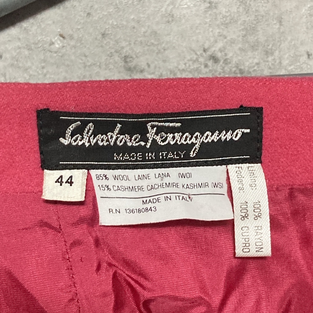 Salvatore Ferragamo(サルヴァトーレフェラガモ)のフェラガモ Salvatore Ferragamo サルバトーレ サルヴァトーレ レディースのスカート(ひざ丈スカート)の商品写真