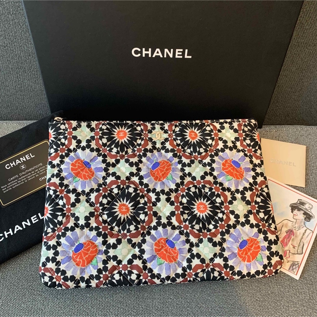 CHANEL 一度使用のみ クラッチバッグ ココマーク 総柄 ポーチ-