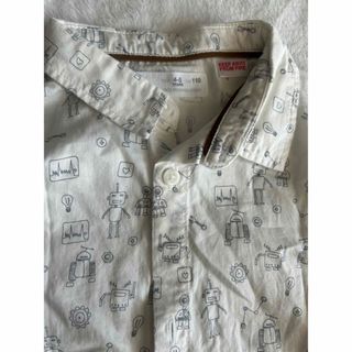 ザラキッズ(ZARA KIDS)のZARAキッズ　ロボット柄白シャツ　110 美品(ブラウス)