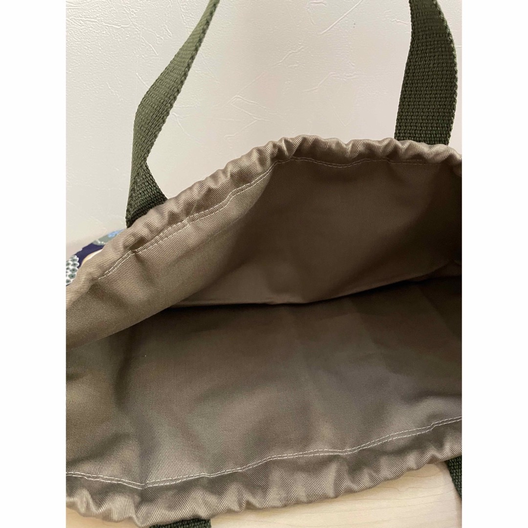 丸くふっくら巾着型トートバック レディースのバッグ(トートバッグ)の商品写真