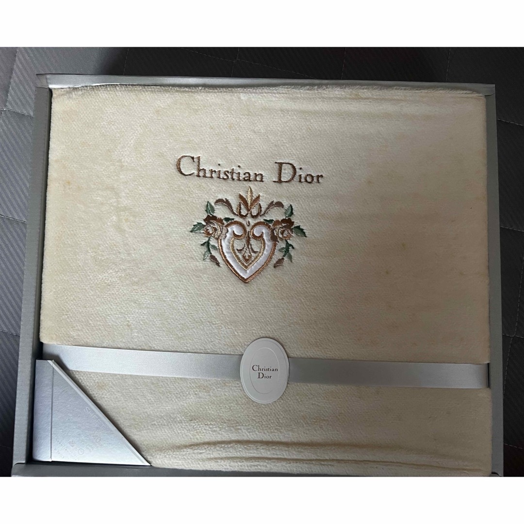 Christian Dior(クリスチャンディオール)のChristian DIOR  シーツ 新品 インテリア/住まい/日用品の寝具(シーツ/カバー)の商品写真