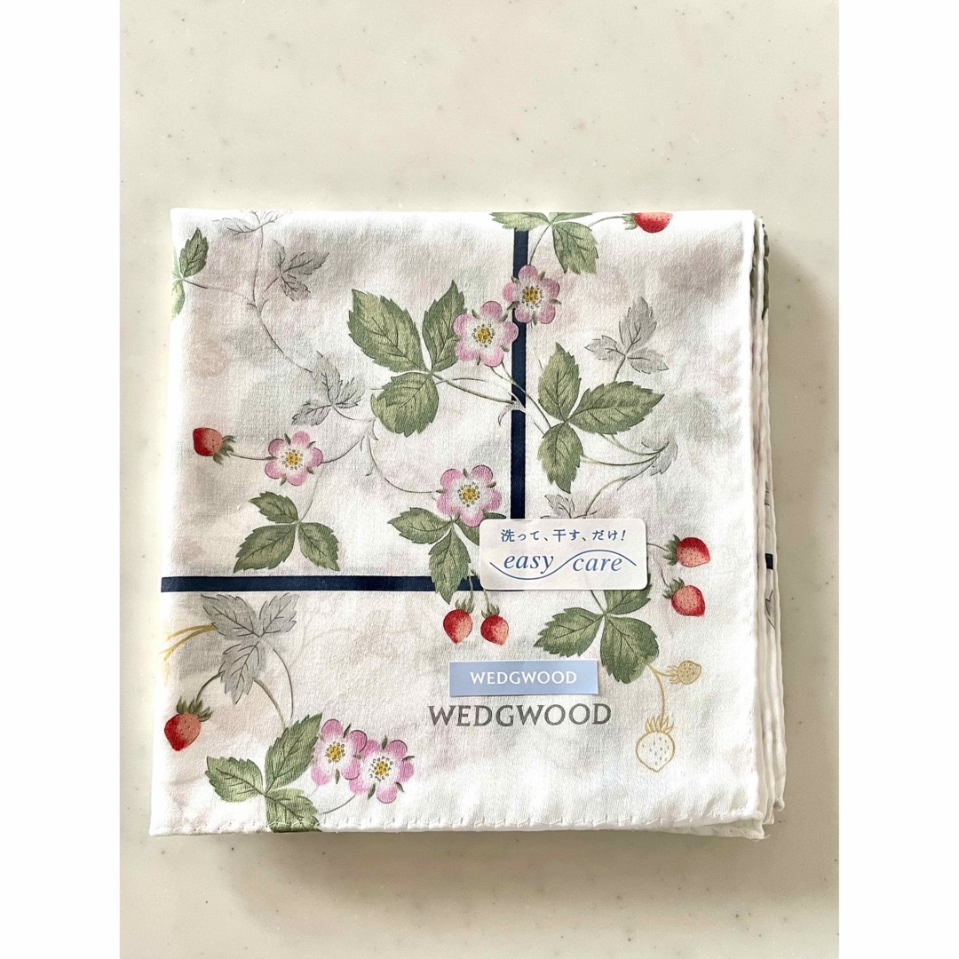 WEDGWOOD(ウェッジウッド)のWEDGWOOD ウェッジウッドワイルドストロベリー 大判ハンカチ レディースのファッション小物(ハンカチ)の商品写真