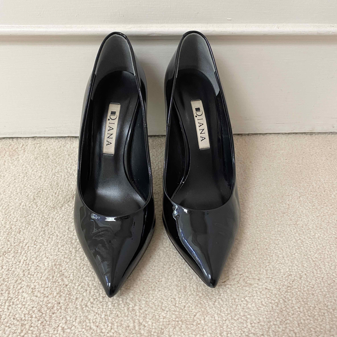 DIANA(ダイアナ)のDIANA エナメル　22cm レディースの靴/シューズ(ハイヒール/パンプス)の商品写真