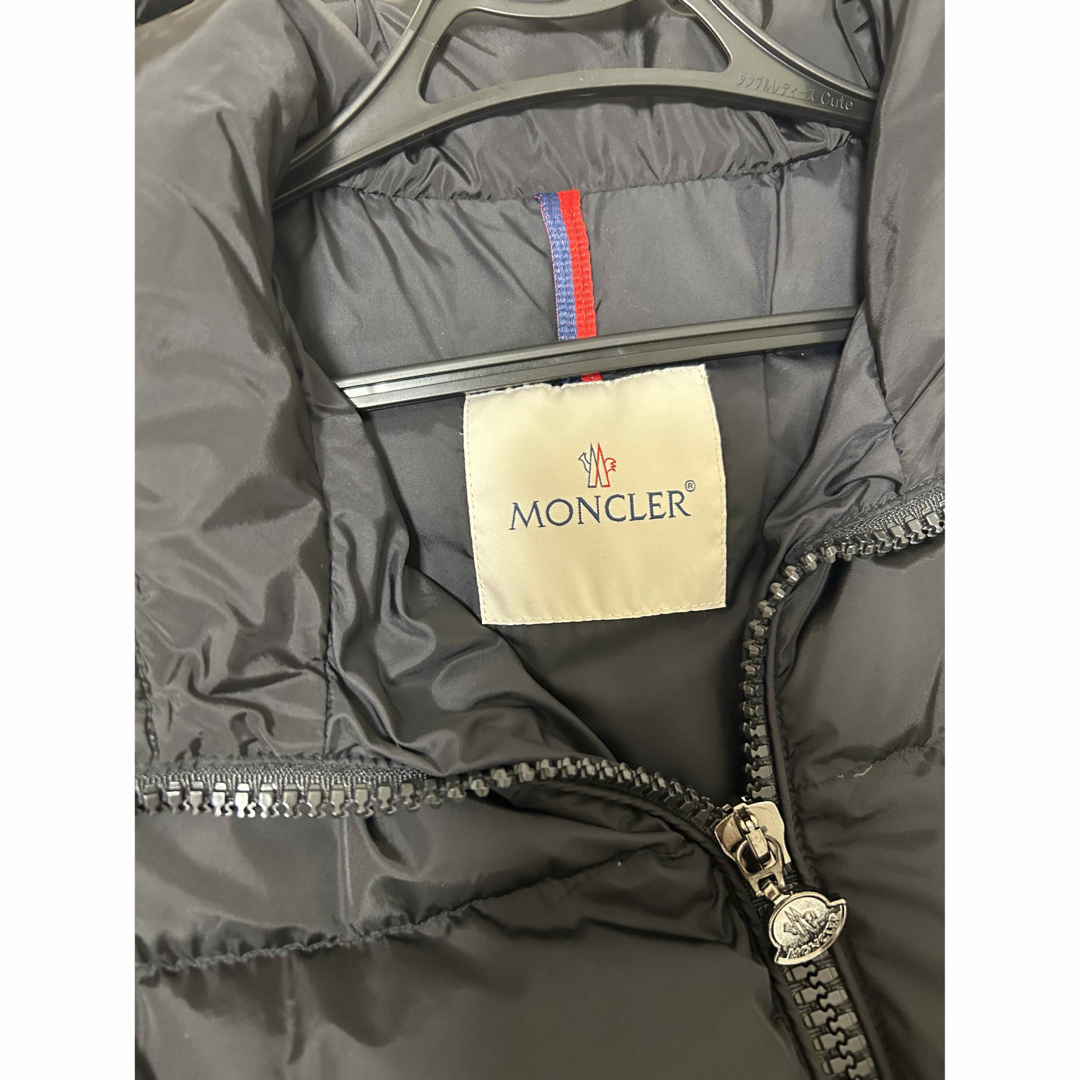 MONCLER(モンクレール)のMoncler NESEA ペプラム　ダウンジャケット レディースのジャケット/アウター(ダウンジャケット)の商品写真