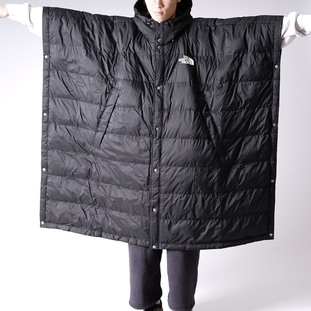 THE NORTH FACE(ザノースフェイス)のタグ付美品★ノースフェイスNY82230 パデットポンチョコロングート★検ダウン レディースのジャケット/アウター(ポンチョ)の商品写真