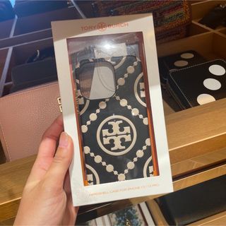 トリーバーチ(Tory Burch)のSaleトリーバーチ iPhone ケース 13/13PRO ブラック レザー(iPhoneケース)