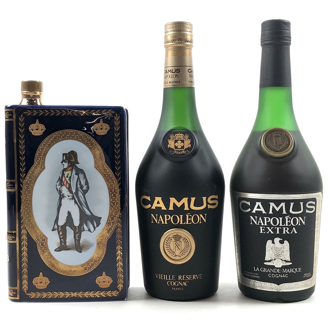 カミュ(カミュ)の3本 カミュ ナポレオン ブック 青 ヴィエイユリザーブ エクストラ グランマルキ 食品/飲料/酒の酒(ブランデー)の商品写真