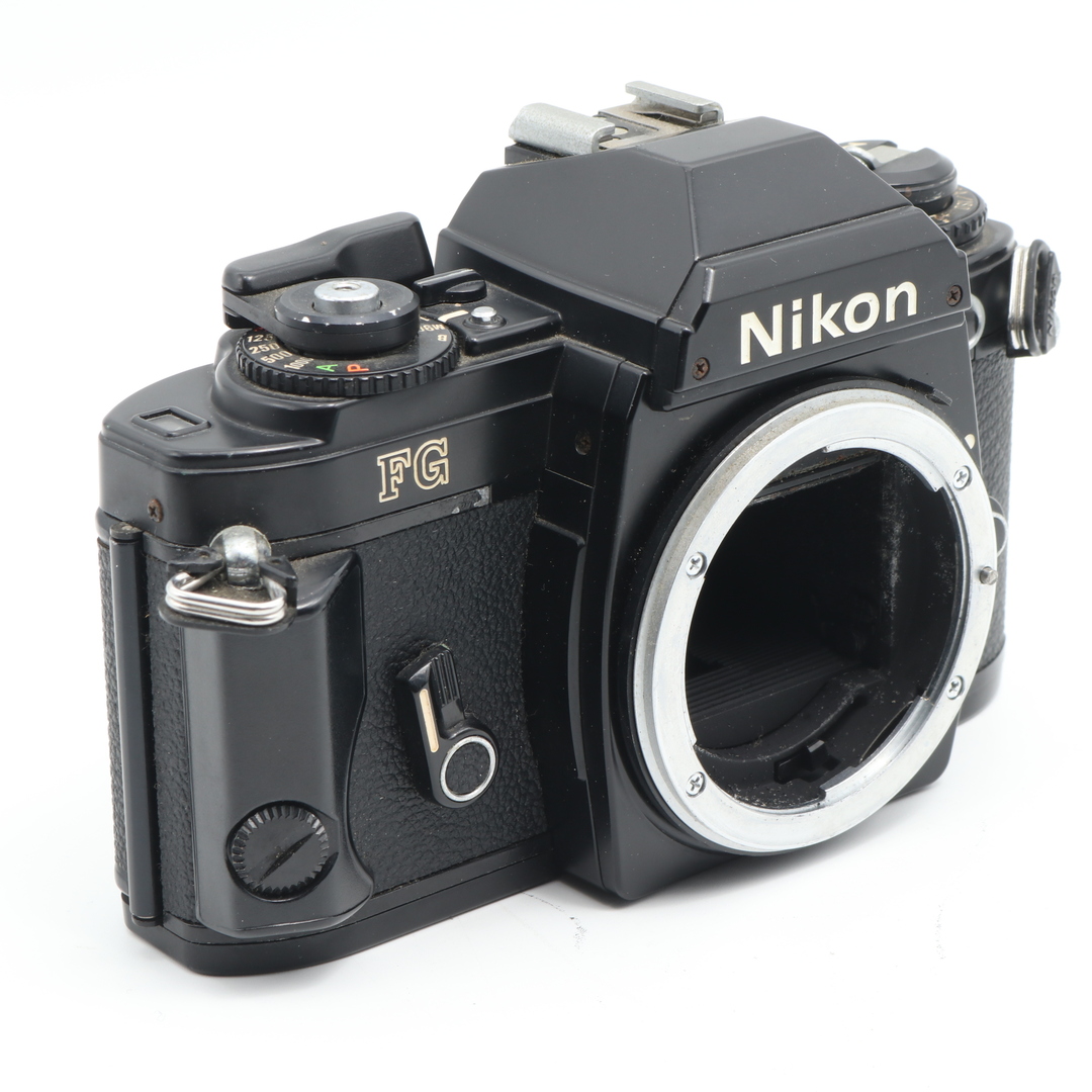 Nikon(ニコン)の【難品】Nikon FG ブラック スマホ/家電/カメラのカメラ(フィルムカメラ)の商品写真