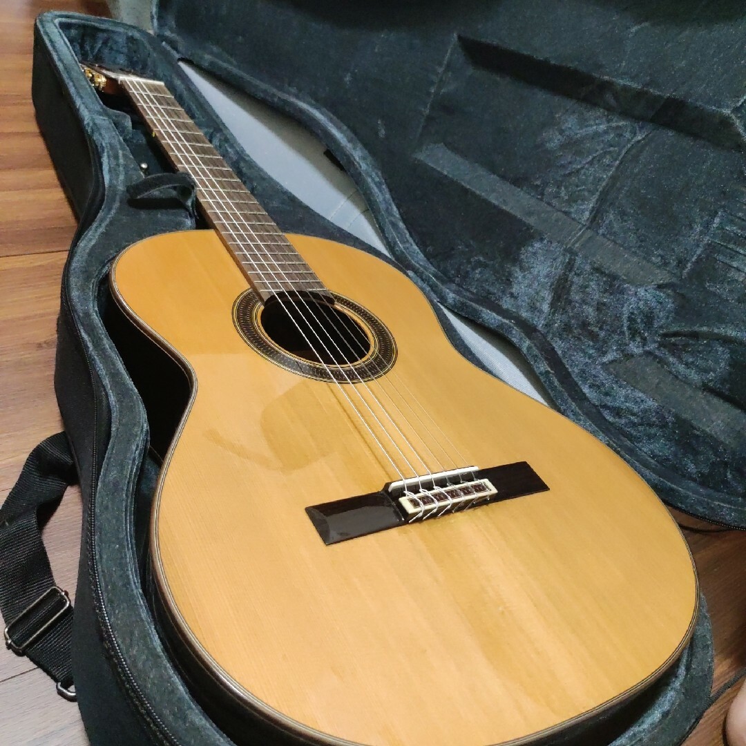 アランフェス　708 クラシックギター　セミハードケース付き