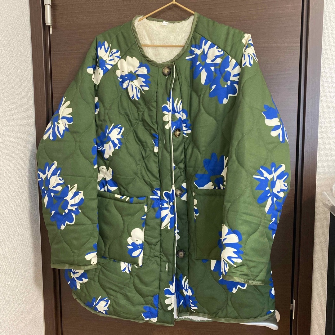 新品　レディース　コート　ジャンパー　ボア　リバーシブル　花柄 レディースのジャケット/アウター(ブルゾン)の商品写真