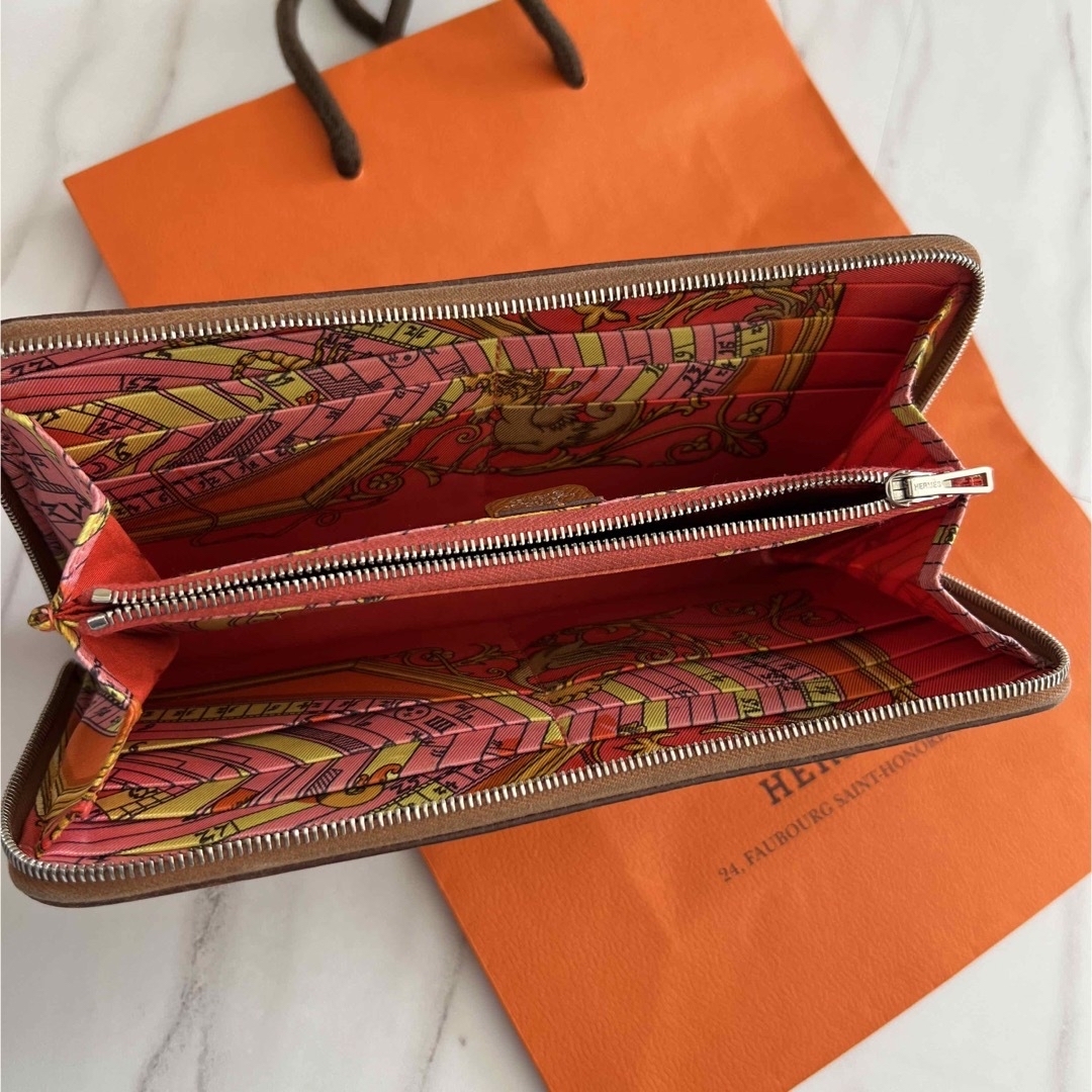 886 美品 HERMES エルメス シルクイン 長財布 ラウンドファスナー-