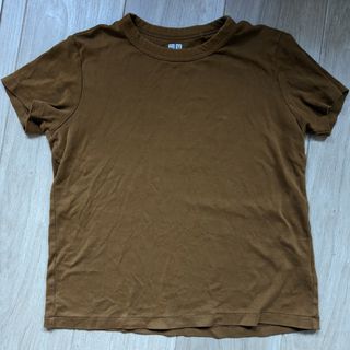オレンジ　テラコッタ　Tシャツ　ユニクロ(Tシャツ(半袖/袖なし))
