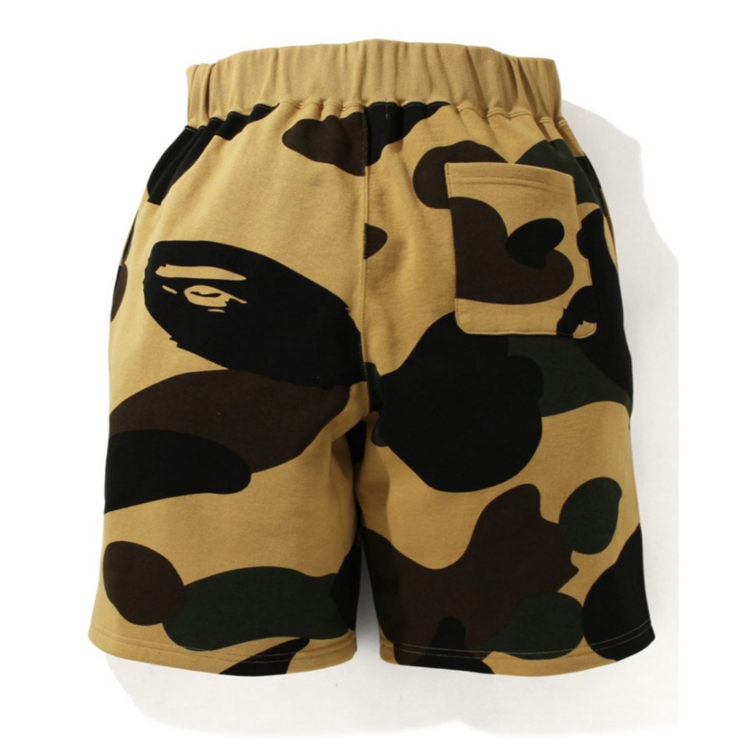 A BATHING APE(アベイシングエイプ)のBAPE GIANT 1ST CAMO  SWEAT SHORTS メンズのパンツ(ショートパンツ)の商品写真