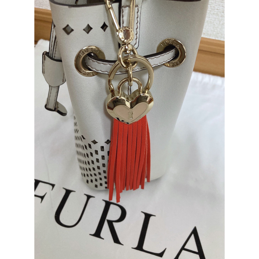 Furla(フルラ)の【美品/レア】ケアカードあり♡ FURLA フルラ ステイシー 巾着 紗栄子 レディースのバッグ(ショルダーバッグ)の商品写真