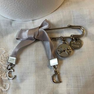 ディオール(Christian Dior) ブローチ/コサージュの通販 500点以上