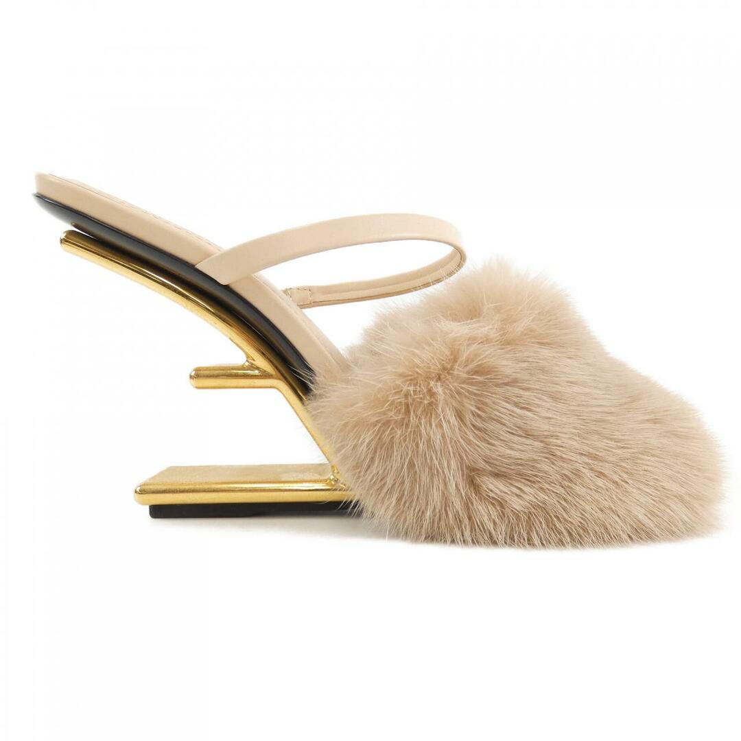 FENDI - フェンディ FENDI サンダルの通販 by KOMEHYO ONLINE ラクマ店