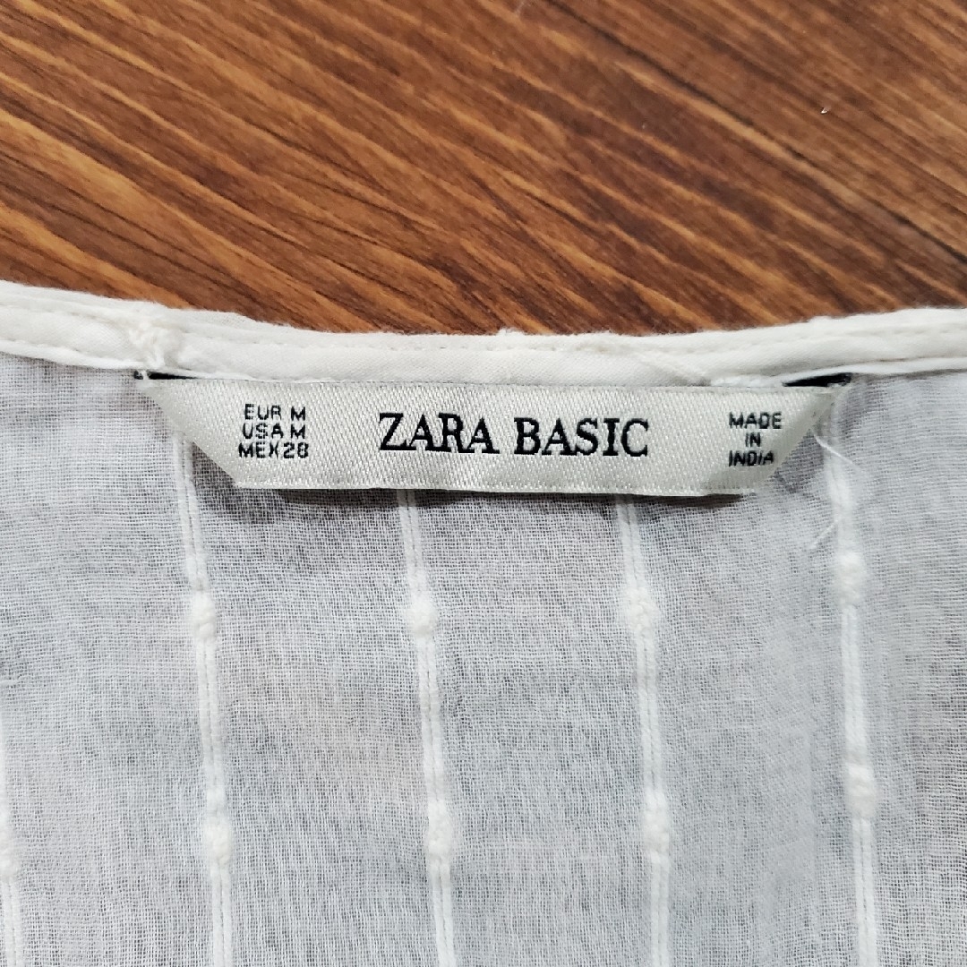 ZARA(ザラ)の《ZARA》綿ブラウス 生成り色　 M レディースのトップス(シャツ/ブラウス(長袖/七分))の商品写真