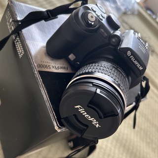 フジフイルム(富士フイルム)のFINEPIX S1 PRO コンパクトデジタルカメラ S9(ミラーレス一眼)